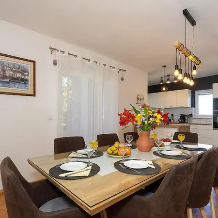 بيت للعطل Stjepana Ivicevica I *