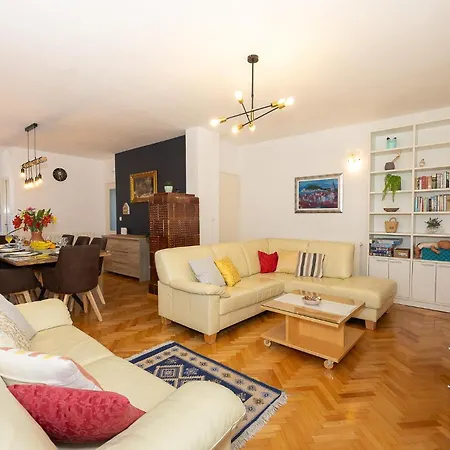 Stjepana Ivicevica I Makarska