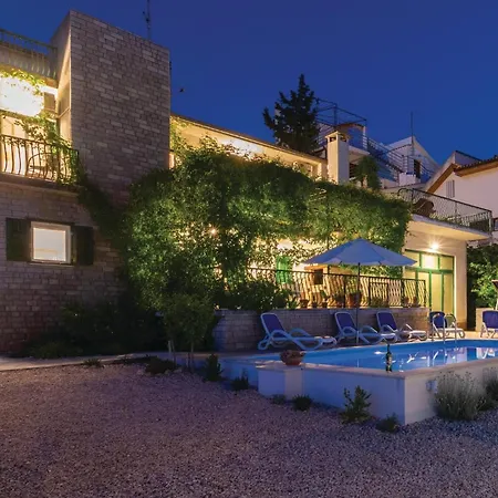 بيت للعطل Stjepana Ivicevica I *